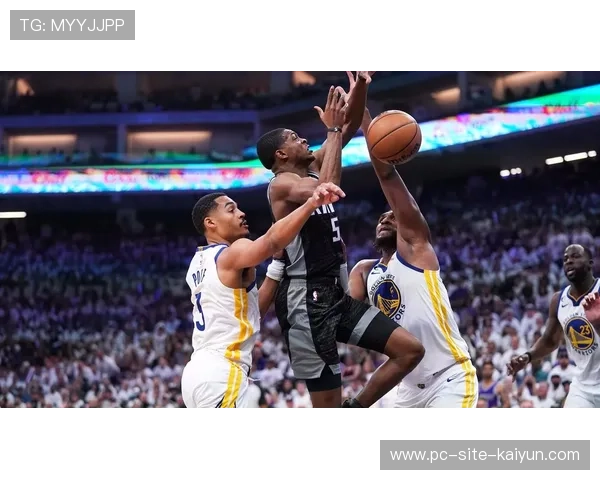 福克斯关键传球制造空位，国王在主场拿下胜利