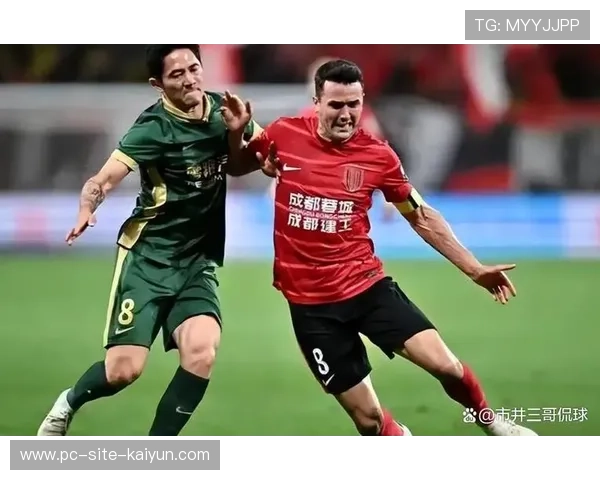 球员在中超中实现关键救场表现被球迷称赞,中超球员入场 球员在中超中实现关键救场表现被球迷称赞,中超球员入场