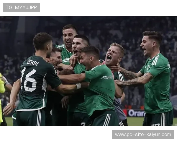 费耶诺德主场四球大胜，展现王者气势，费耶诺德首发