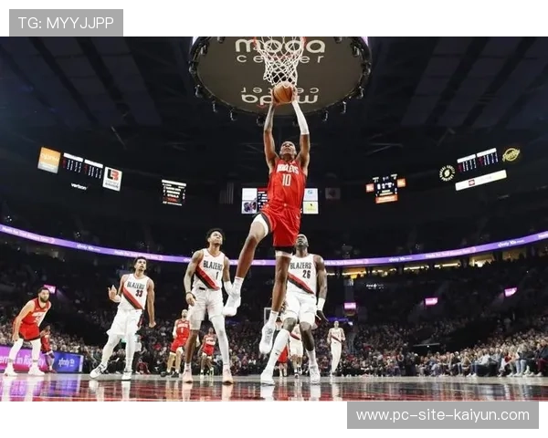 杰伦格林连续突破,火箭在客场爆发