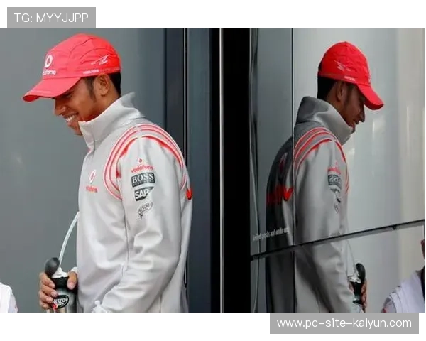 汉密尔顿为错误道歉